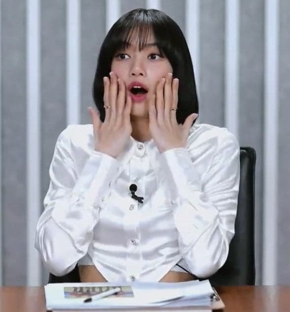 Soi trang phục của Lisa trong “Thanh Xuân Có Bạn 3”: Có món tưởng không đắt lại đắt không tưởng - 1