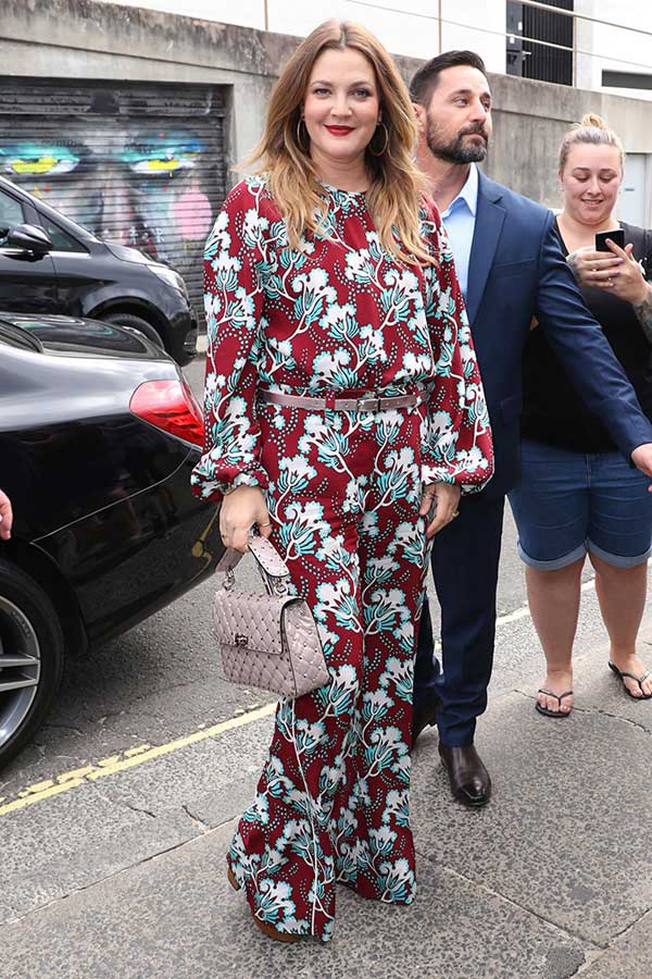 Sự thay đổi style từ phóng khoáng sang thanh lịch của "thiên thần Charlie" - 8