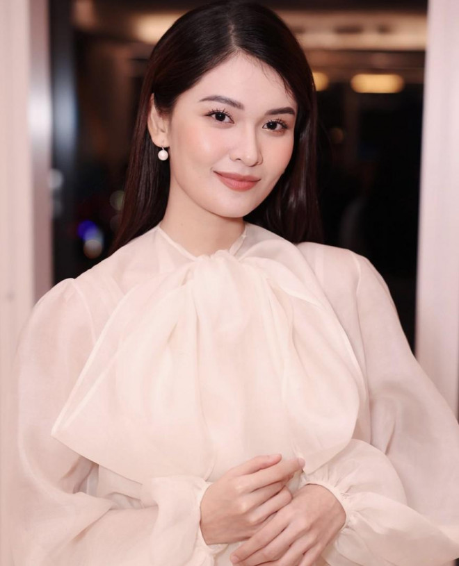 Hoa hậu Tiểu Vy mặc đơn giản vẫn đẹp hút hồn, Mai Phương Thuý diện váy cúp ngực nóng bỏng - 11