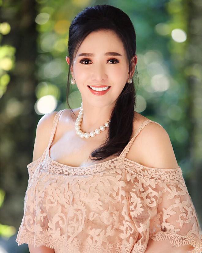 Hoa hậu Hoàn vũ Thái Lan U80 vẫn sở hữu body cân đối, nhan sắc trẻ trung - 6