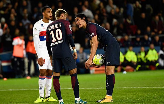 Những vụ tranh giành đá penalty xấu xí nhất: Ronaldo, Neymar, Lampard góp mặt - 5