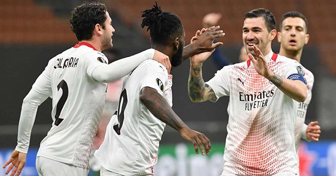 Kết quả bóng đá Europa League, AC Milan - Sao Đỏ Belgrade: Penalty đến khá sớm, bước ngoặt thẻ đỏ - 1