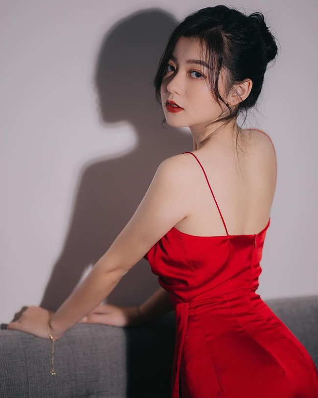 &#34;Mẹ đồng hành với mình trong mọi việc, theo dõi sát sao sự thay đổi của mình. Mẹ không bất ngờ khi mình chuyển dần sang phong cách gợi cảm mà chỉ nhắn nhủ, phải biết tiết chế bản thân&#34;, Trang Lucy nói.&nbsp;
