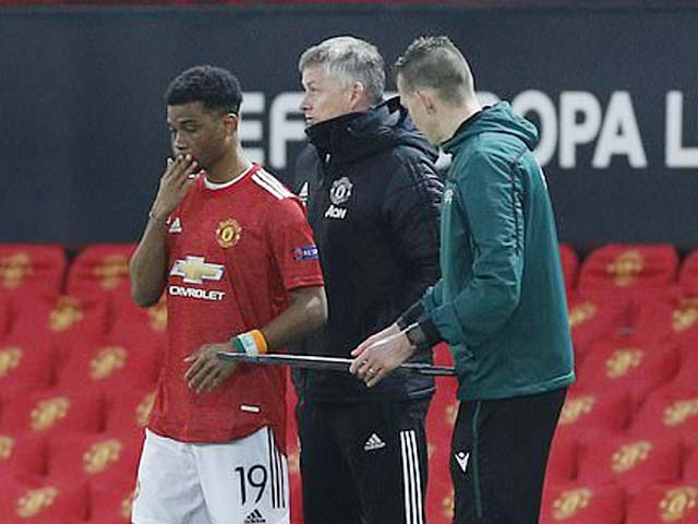 Bóng đá - MU trình làng "tân binh" 17 tuổi có ngay kỷ lục, Diallo lại gây ngỡ ngàng