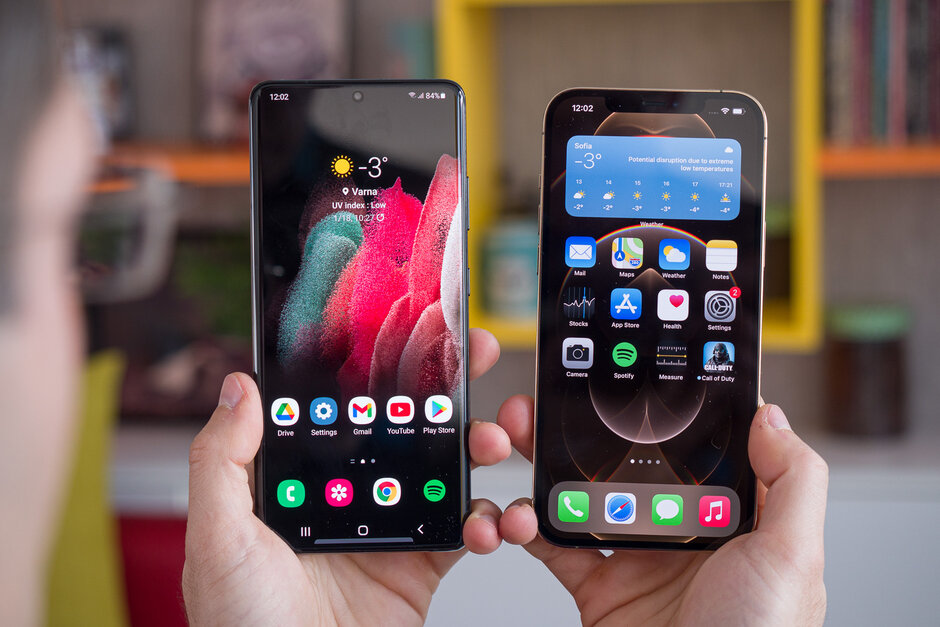 iPhone 12 Pro Max vs Galaxy S21 Ultra: Đâu mới là "trùm" smartphone? - 2
