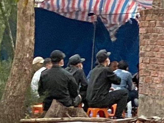 Pháp luật - Công an Quảng Nam bắt quả tang 33 người đánh bạc