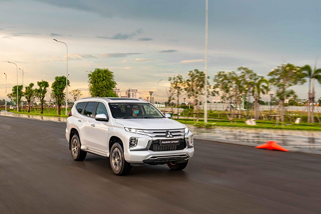 Giá xe Mitsubishi Pajero Sport lăn bánh tháng 2/2021 - 16