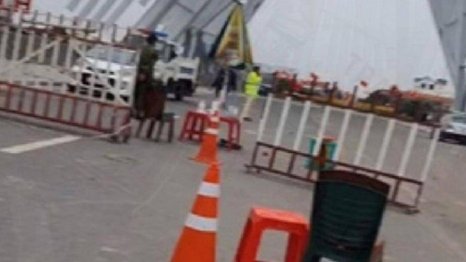 Chốt kiểm soát trên QL18 từ TP Chí Linh (Hải Dương) vào Tx Đông Triều (Quảng Ninh) vẫn được duy trì nghiêm ngặt