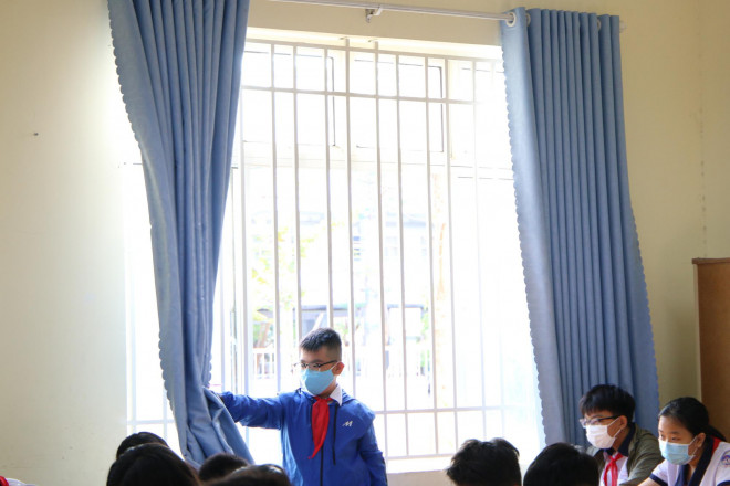 Mở rèm, cửa sổ để phòng thông thoáng, phòng dịch COVID-19