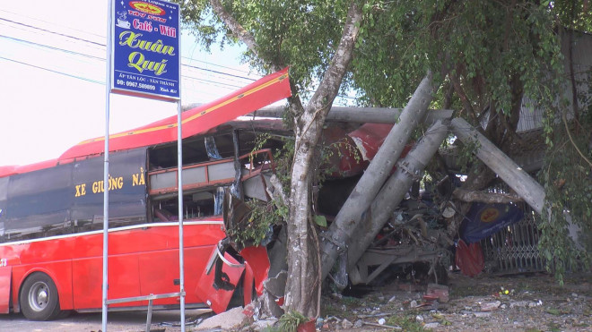 Vụ tai nạn khiến 3 người chết, 2 người bị thương