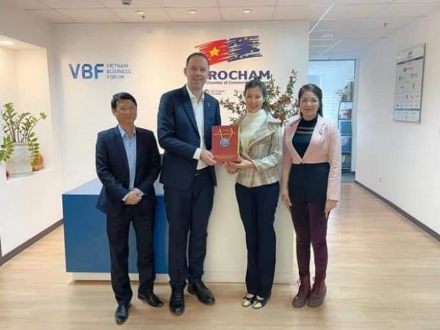 Tin tức trong ngày - Tin tức 24h qua: Con gái 31 tuổi của Bí thư Tỉnh ủy Vĩnh Phúc được bổ nhiệm làm Phó giám đốc Sở KH&ĐT