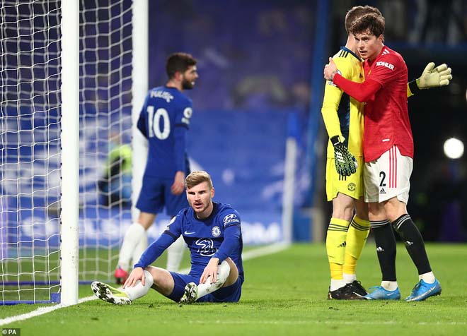 MU (áo đỏ) không thắng được Chelsea tại Stamford Bridge