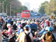 Tin tức trong ngày - Đường phố Sài Gòn ùn tắc trong ngày học sinh trở lại trường sau thời gian nghỉ dịch COVID-19