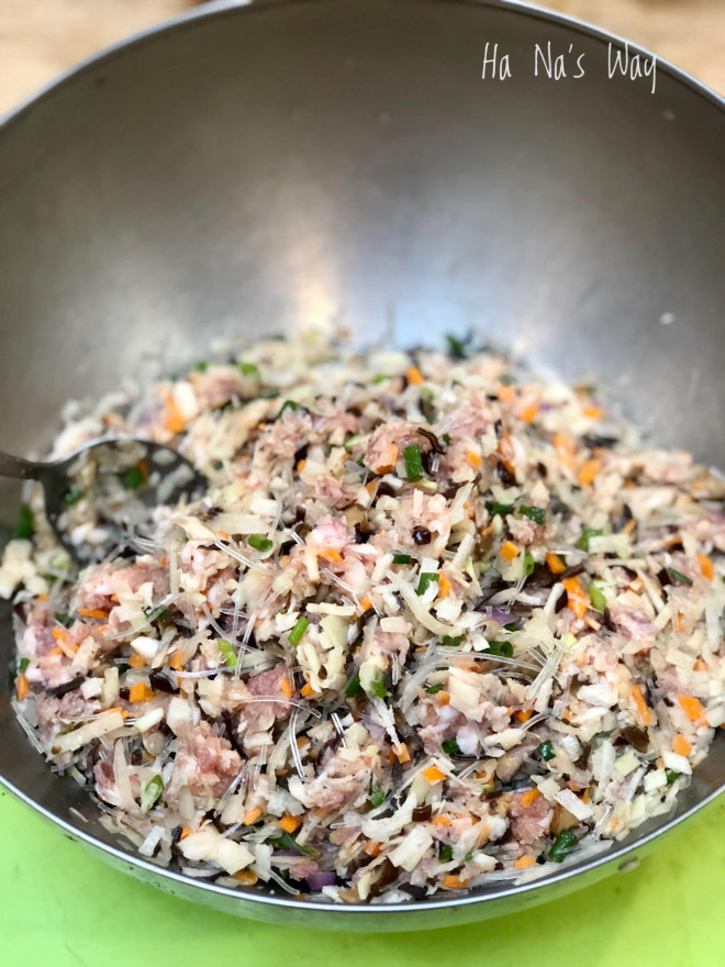 Nhân nem chị Hà dùng để cuốn
