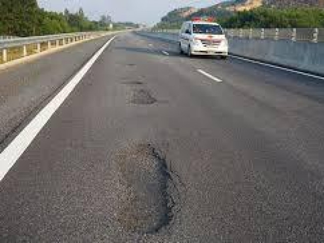 Tin tức trong ngày - Đề nghị truy tố 36 bị can trong vụ hỏng cao tốc Đà Nẵng - Quảng Ngãi