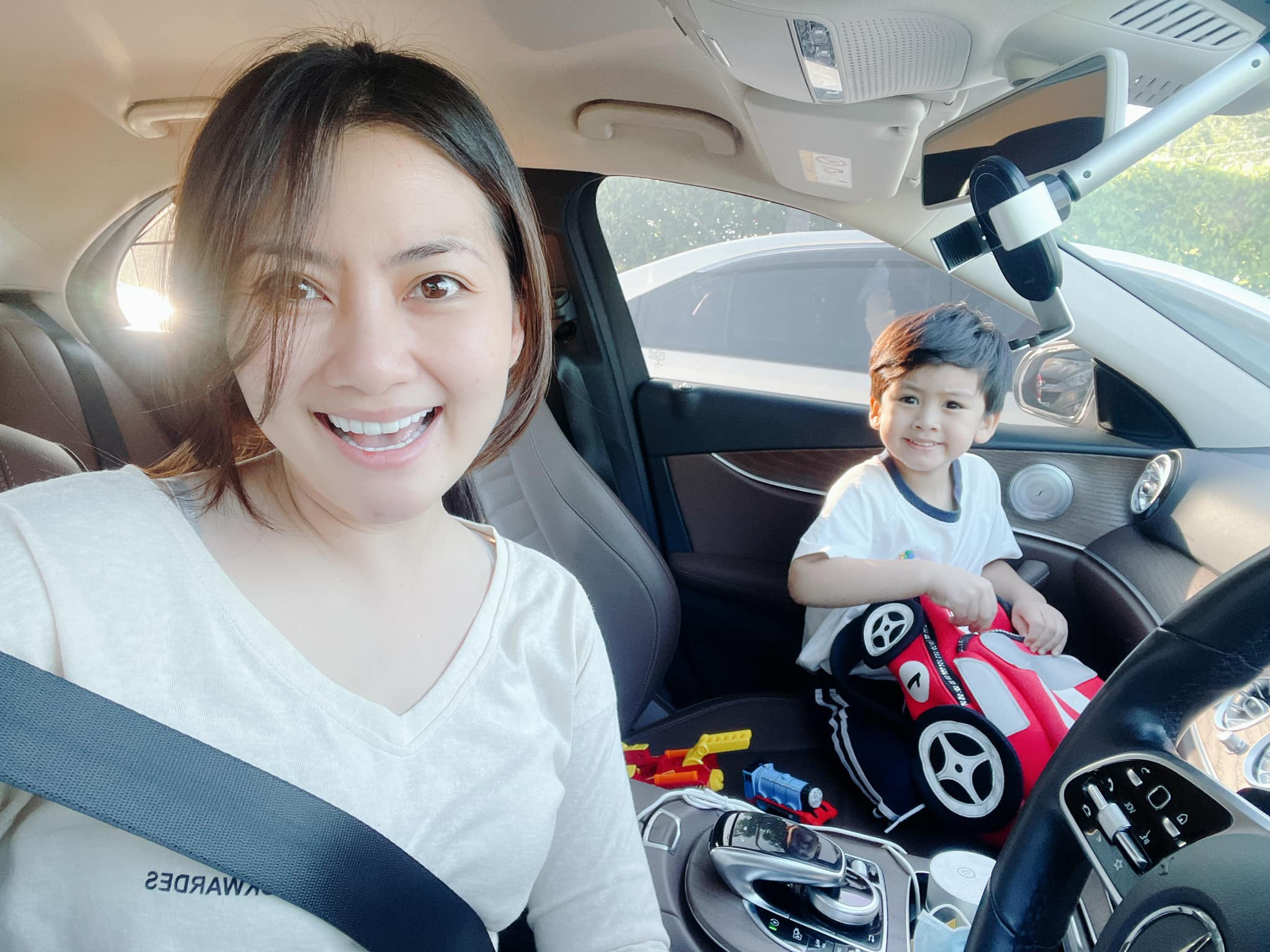 "Cậu ấm cô chiêu" nhà sao Việt lộ khoảnh khắc hài hước "có 1 không 2" - 1