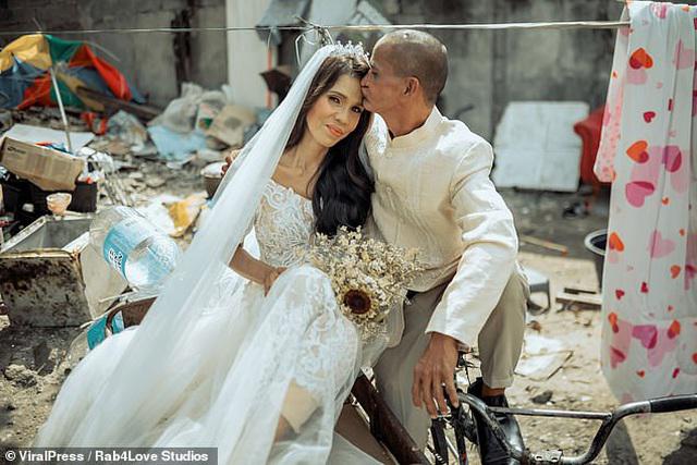 Cặp đôi U60 nhặt ve chai "lột xác" ngoạn mục trong bộ ảnh cưới khiến dân mạng trầm trồ - 4