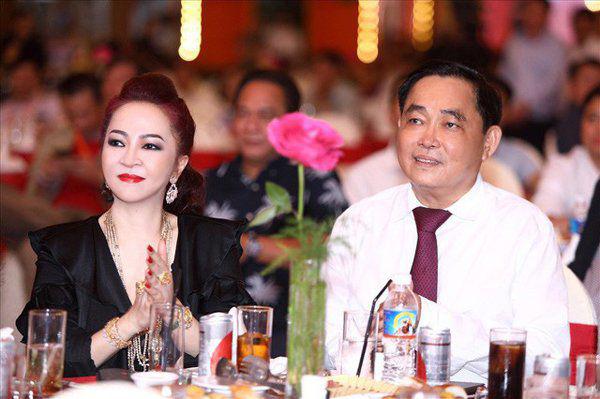 Vợ chồng đại gia Huỳnh Uy Dũng- Nguyễn Phương Hằng tại một sự kiện.&nbsp;
