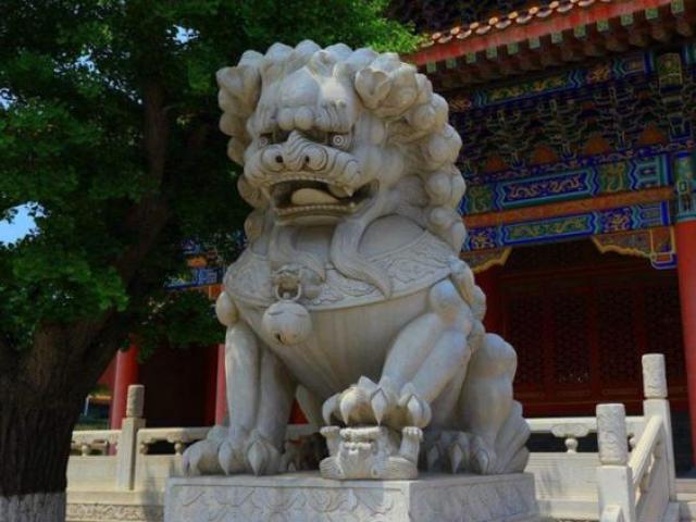 Du lịch - Truyền thuyết về con sư tử đá đem lại xui xẻo tại Tử Cấm Thành