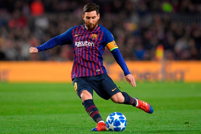 Messi không thèm tập vẫn đá phạt giỏi, Ronaldo "sút 66 vào 1" gây sốc - 1