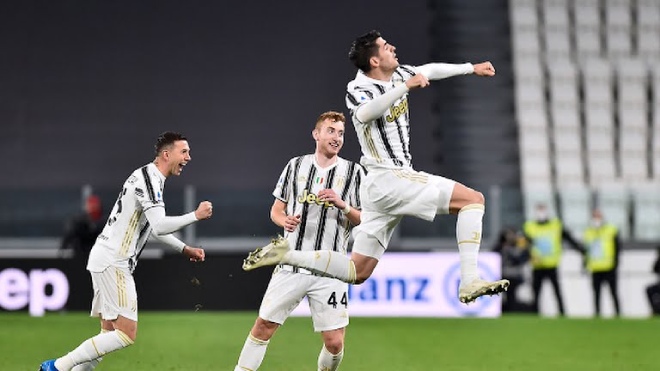 Bernardeschi (ngoài cùng bên trái) và Morata sắm vai người hùng của Juventus