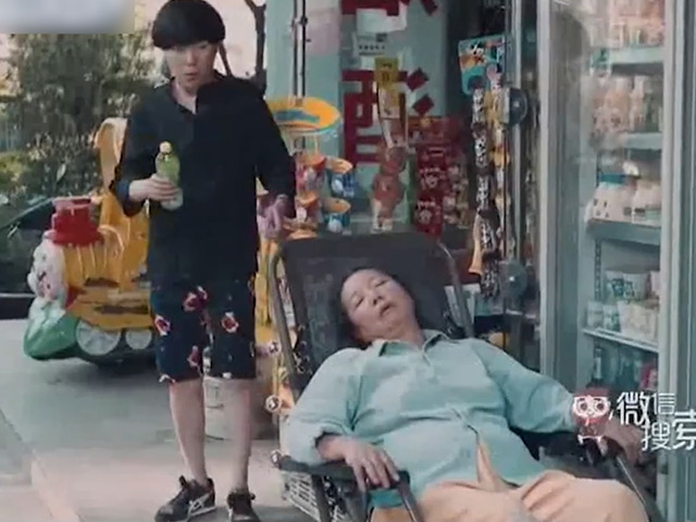 Video Clip Cười - Gừng càng già càng cay, muốn lừa cũng không có dễ đâu nha!