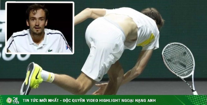 Medvedev nổi điên đập nát vợt: Ức chế vì thua sốc, lỡ dịp vượt Nadal