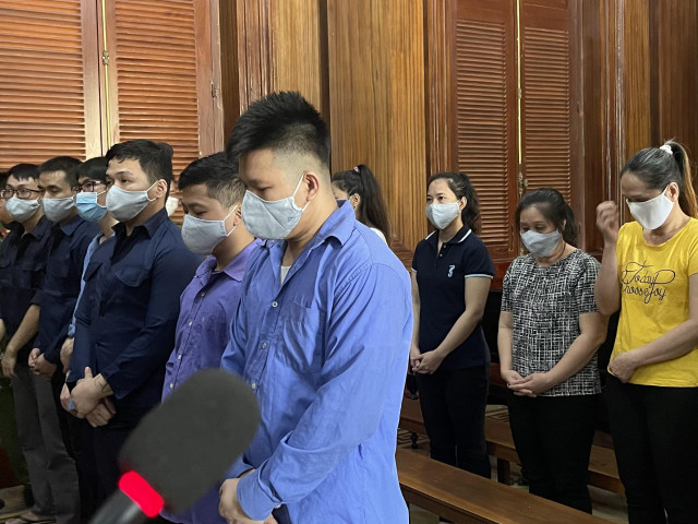 Pháp luật - Nhóm bị cáo bẫy khách mua dâm bằng lỗ thủng ở đầu giường