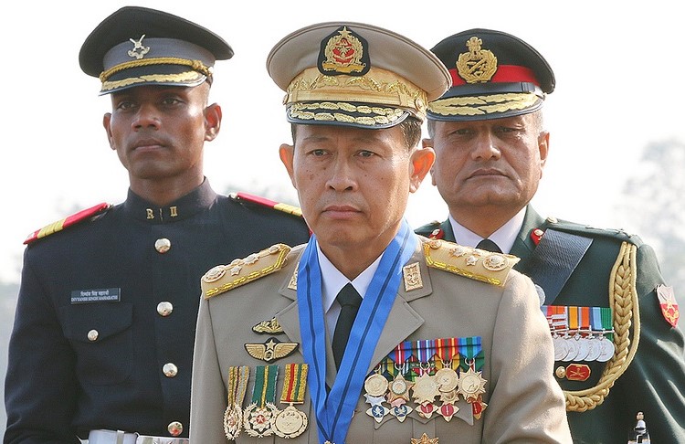 Phó Tổng tư lệnh quân đội Myanmar, Soe Win (giữa). Ảnh: Flickr
