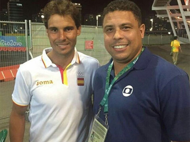 Thể thao - Ronaldo "béo" trổ tài quần vợt với cú trái như Wawrinka, nhiều sao trầm trồ