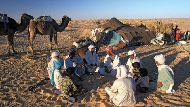 Những phong tục độc đáo... chạm mũi nhau thay lời chào của bộ tộc Bedouin - 2