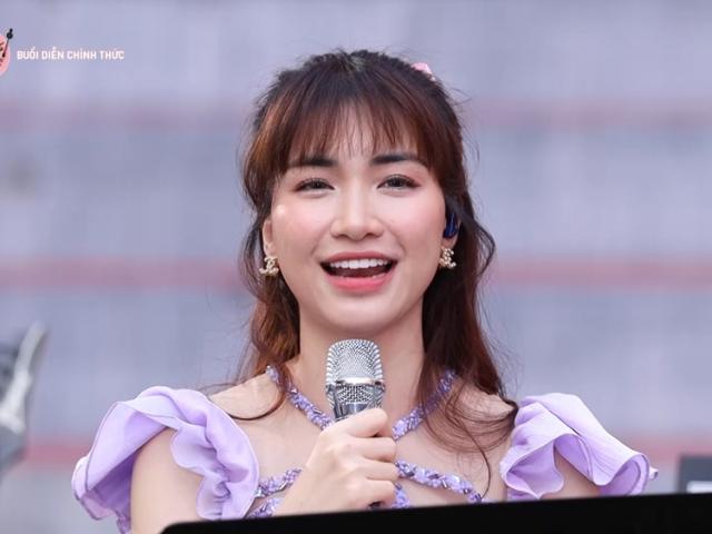 Giải trí - Hòa Minzy "lầy lội" diễn lại cảnh hất điện thoại kinh điển trong phim "Hậu duệ mặt trời"