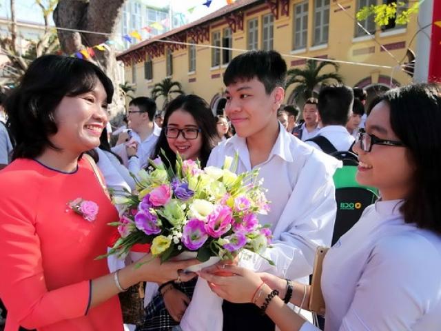 Bạn trẻ - Cuộc sống - Lời chúc 8/3 cho cô giáo hay và và ý nghĩa nhất