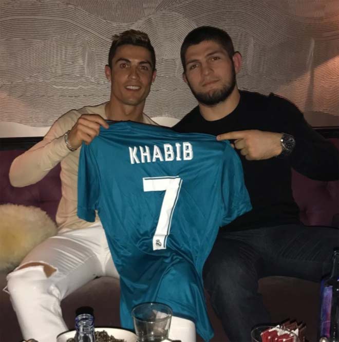 Ronaldo lo tái nhiễm Covid-19, nhờ sao vô địch UFC Khabib uốn nắn con mình - 3