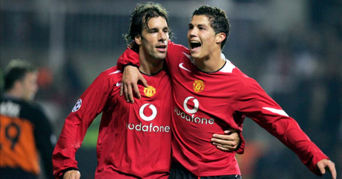 Bí mật MU thời Ronaldo bị Van Nistelrooy bắt nạt, Ferdinand can ngăn cực gắt