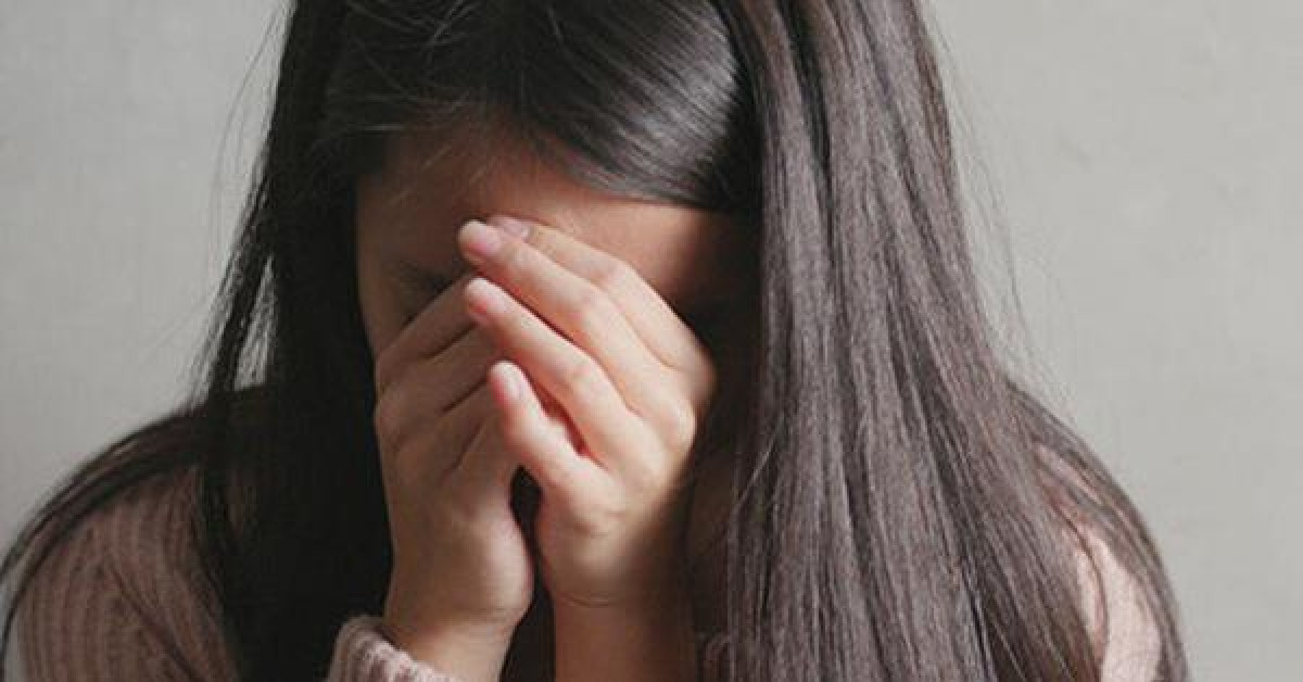 Bạn trẻ - Cuộc sống - Lỡ tay "sờ" vào điện thoại người yêu, cô gái phát hiện sự thật chết lặng