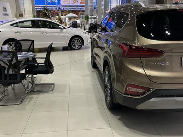 Thị trường - Tiêu dùng - Ô tô nhập khẩu giảm liên tục