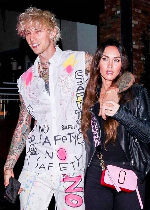 Megan Fox mặc cực sành điệu, khoe eo thon ra phố - 5