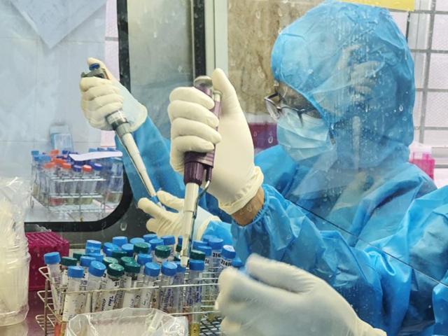 Tin tức trong ngày - Kết quả xét nghiệm SARS-CoV-2 của 56 trường hợp liên quan đến chuyến bay VN1188 đi từ TP.HCM