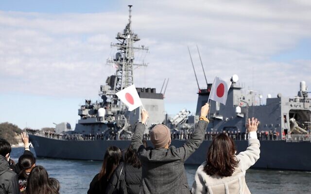 Tàu khu trục&nbsp;Takanami của Lực lượng Phòng vệ Biển Nhật Bản.