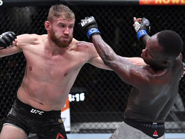Thể thao - Nóng nhất thể thao sáng 8/3: Blachowicz bảo vệ thành công đai vô địch