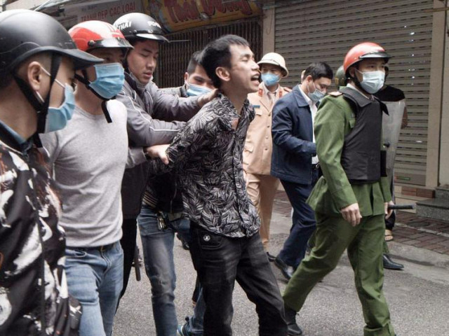 Pháp luật - Kẻ "ngáo đá" cầm kiếm chém loạn, người dân trên đường kinh hoàng tháo chạy