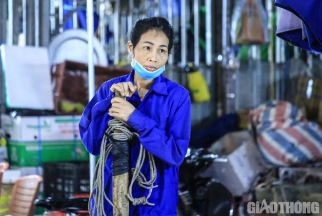 “Thay vì mong chờ nhận hoa, quà thì tôi mong có nhiều sức khỏe và công việc hơn. Ai chẳng muốn được hưởng thụ, an nhàn nhưng vì cuộc sống mưu sinh, vì gia đình mà phải cố gắng”, chị Loan chia sẻ.