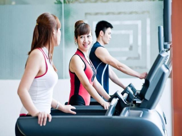 Tin tức trong ngày - TP.HCM mở cửa nhiều dịch vụ, karaoke, vũ trường, bar còn chờ