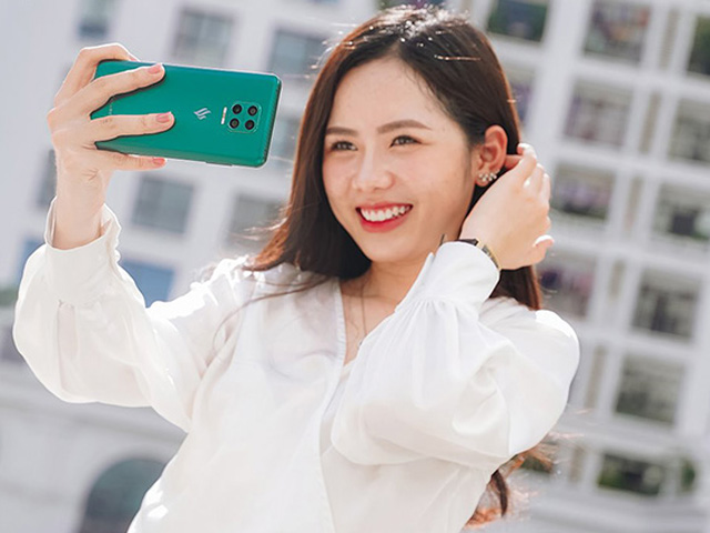 Thời trang Hi-tech - Những điện thoại giá "mềm", chụp ảnh đẹp mà cánh mày râu nên tham khảo ngày 8/3