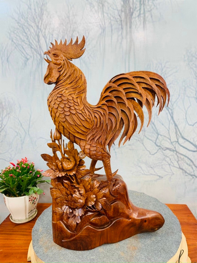Tường gỗ gà trống tại Đồ gỗ Phạm Kính.