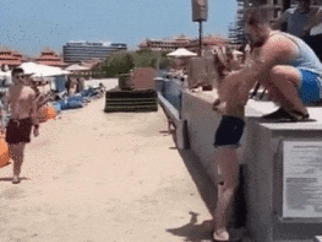 Tranh vui - Ngỡ ngàng với những màn thể hiện khó tin của các quý ông lầy lội