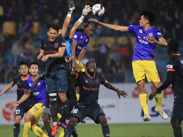Nhiều sân bóng mở cửa với khán giả khi V-League trở lại