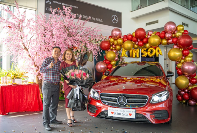 Anh xã Duy Ngô bất ngờ “tậu” siêu xe gần 4 tỷ tặng vợ nhân ngày Quốc tế Phụ nữ 08/03 - 1