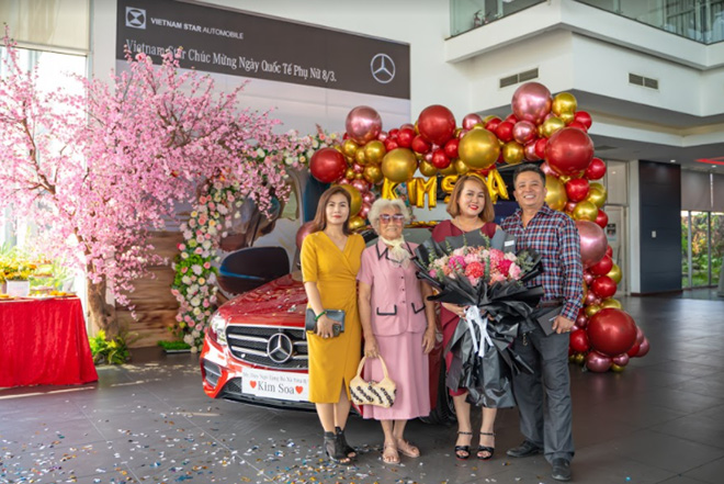 Anh xã Duy Ngô bất ngờ “tậu” siêu xe gần 4 tỷ tặng vợ nhân ngày Quốc tế Phụ nữ 08/03 - 5